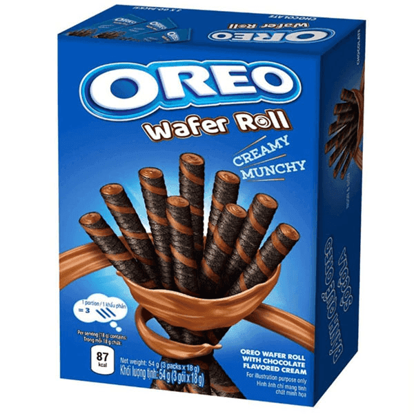 oreo creamy munchy strwaberry wafer roll 54 gm